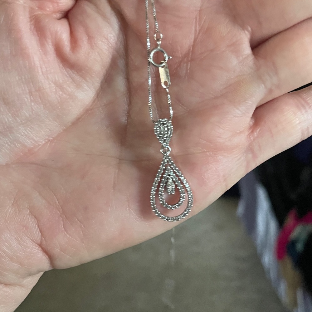 10 karat white gold and diamond Teardrop Necklace & Earrings Set - Picture 6 of 12